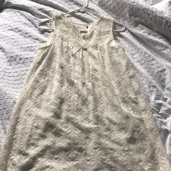 lace dress - Picture 2 of 3